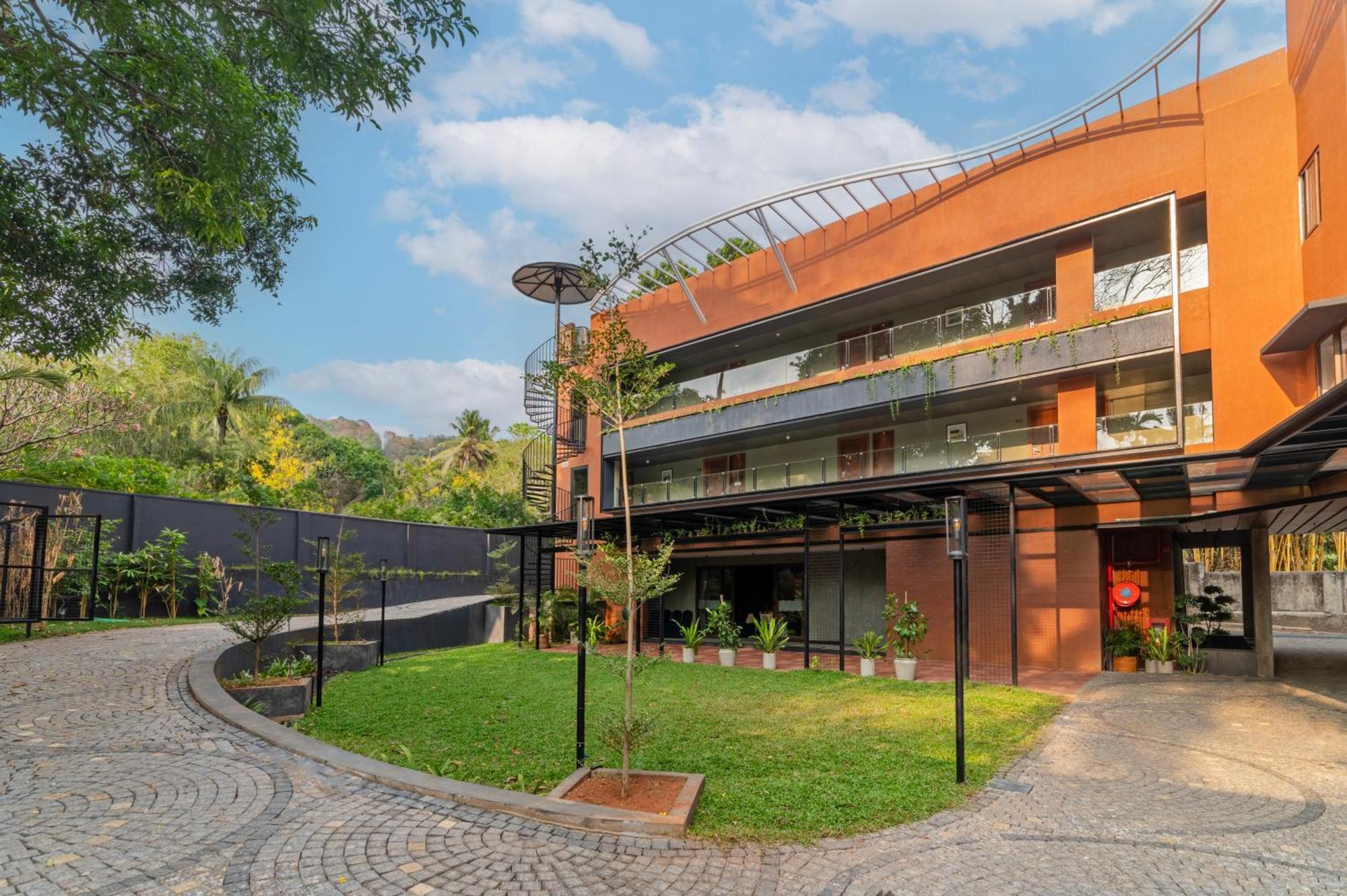 Sterling Athirappilly Hotel Kallana Екстериор снимка