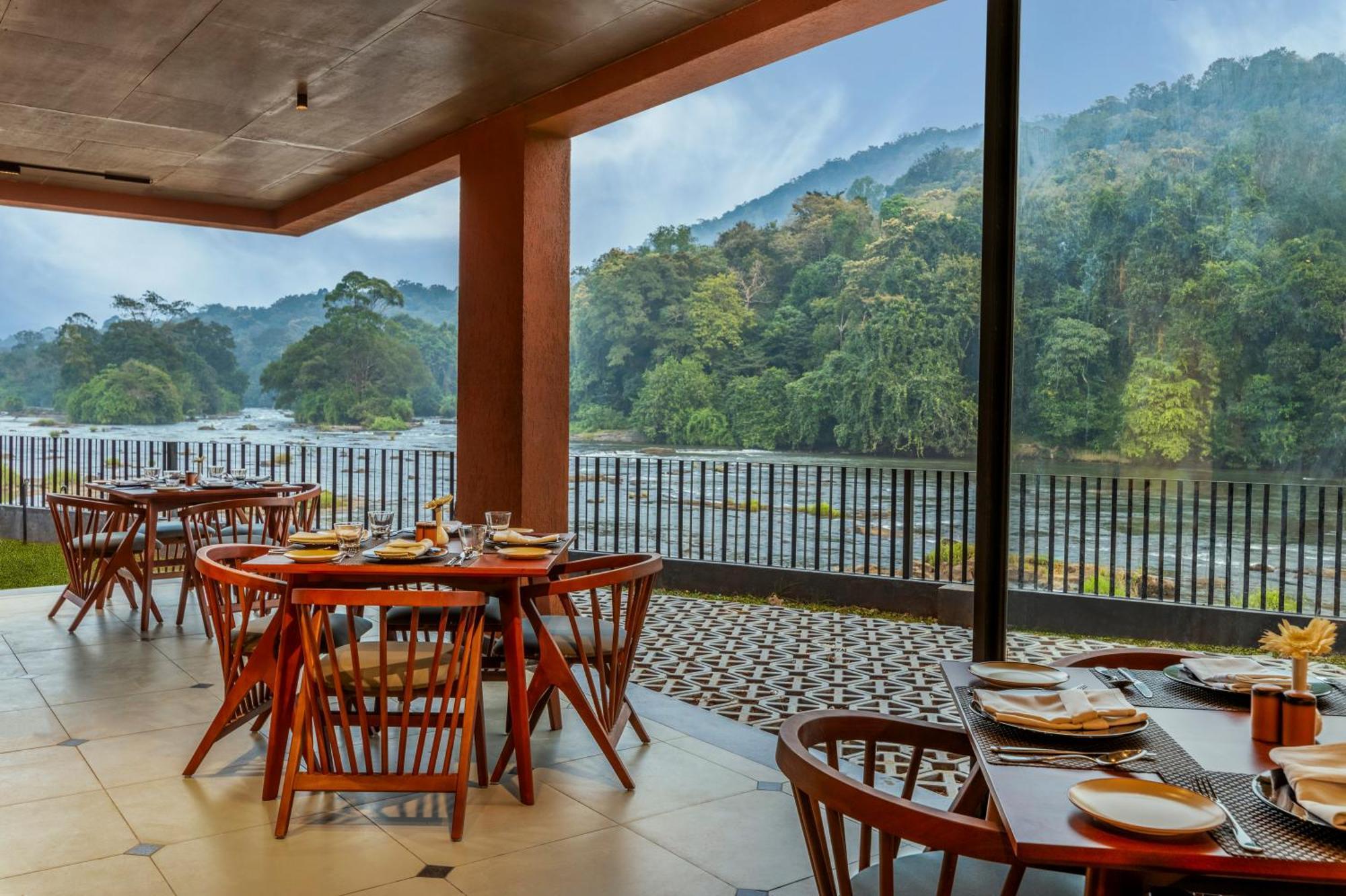 Sterling Athirappilly Hotel Kallana Екстериор снимка