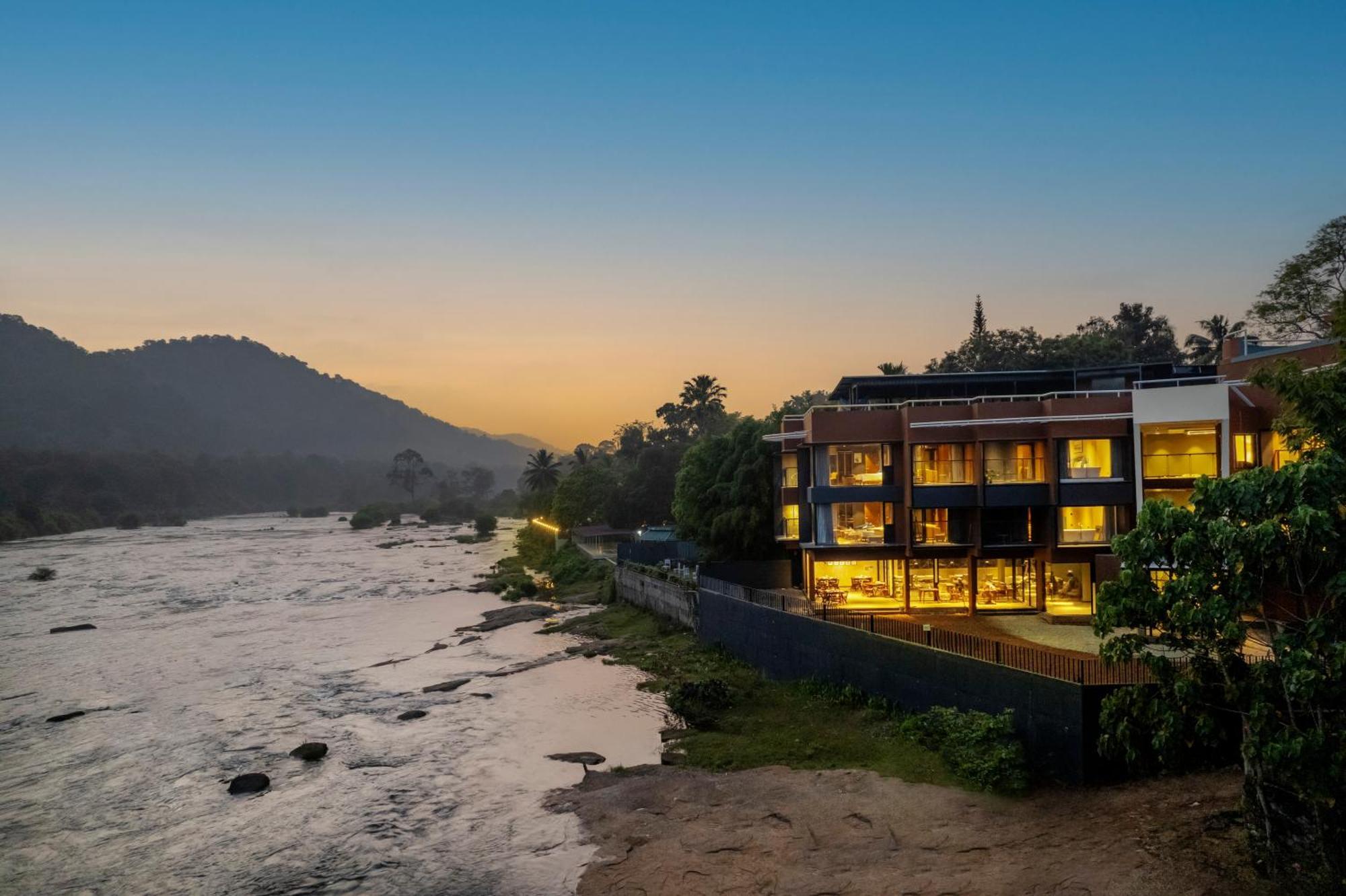 Sterling Athirappilly Hotel Kallana Екстериор снимка